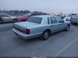 Lincoln Town Car Signature 1LNLM82F0LY692327 снимка