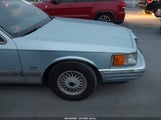 Lincoln Town Car Signature 1LNLM82F0LY692327 fotografie