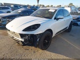 Porsche Macan WP1AA2A58JLB10090 photo