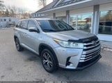 Toyota Highlander Le 5TDZARFH6KS042775 снимка