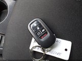 Honda Civic Hybrid Sport/Sport Touring 2HGFE4F85TH302613 photo