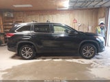 Toyota Highlander Xle 5TDJZRFH1KS595419 photo