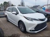 Toyota Sienna Xle/Woodland Edition 5TDYSKFC8SS194142 fotografie