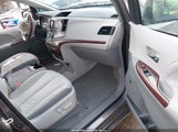 Toyota Sienna Limited V6 7 Passenger 5TDYK3DC2DS380819 photo