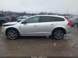 Volvo V60 Cross Country T5 YV4612HK1F1001070 photo