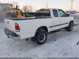 Toyota Tundra Sr5 V8 5TBBT4418YS045702 снимка