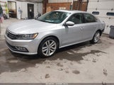 Volkswagen Passat 2.0T Se 1VWBA7A3XJC001693 снимка