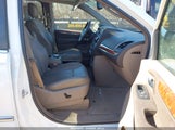 Chrysler Town & Country Limited Platinum 2C4RC1GG5FR742710 photo