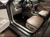 Volkswagen Passat 1.8T Se 1VWBT7A3XHC039414 photo
