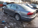 Volkswagen Passat 1.8T S 1VWAT7A38HC040654 снимка