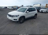 Volkswagen Tiguan S/Se/Sel WVGAV7AX2DW541690 photo