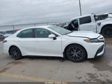 Toyota Camry Se 4T1G11AK2NU668735 photo