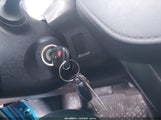 Toyota Rav4 Le JTMBFREV3JD223952 снимка