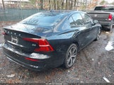 Volvo S60 B5 Plus Dark Theme 7JRL12FL1RG305567 снимка