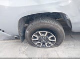 Toyota Tundra Sr5 5.7L V8 5TFDY5F15JX749067 fotografie