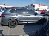 Volkswagen Tiguan 2.0T Se R-Line Black 3VVCB7AX3NM023242 fotografie