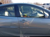 Toyota Prius Three JTDKARFU3J3067521 снимка