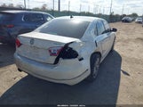 Volkswagen Passat 2.0L Tdi Sel Premium 1VWCN7A31EC070920 photo
