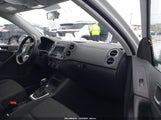 Volkswagen Tiguan Limited 2.0T WVGBV7AX7JK000965 fotografie