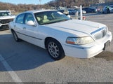 Lincoln Town Car Signature Limited 1LNHM82W77Y626000 снимка