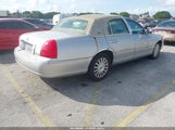 Lincoln Town Car Signature 1LNHM81W75Y637691 fotografie