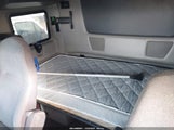 International Lt 3HSDZAPR9LN881382 снимка