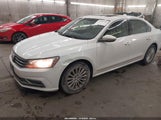 Volkswagen Passat 1.8T Se 1VWBT7A3XGC011658 photo