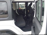 Jeep Wrangler Unlimited Sahara 4X4 1C4HJXEG8JW239454 снимка