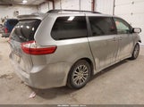 Toyota Sienna Xle 8 Passenger 5TDYZ3DC7JS928336 fotografie