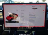 Tesla Model Y Long Range Dual Motor All-Wheel Drive/Performance Dual Motor All-Wheel Drive 5YJYGDEF9LF010860 photo