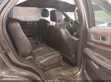 Ford Explorer Platinum 1FM5K8HT7HGE30829 fotografie
