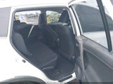 Toyota Rav4 Le JTMBFREV9HJ137427 снимка
