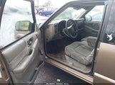 Chevrolet S-10 Ls 1GCCS19W828145974 снимка