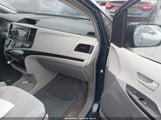 Toyota Sienna Le V6 5TDKK3DC8BS144744 снимка