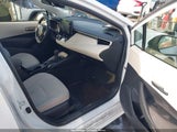 Toyota Corolla Le JTDEPMAE1NJ202852 снимка
