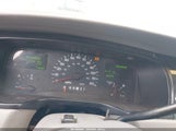 Lincoln Town Car Signature 1LNFM82W2WY701062 снимка