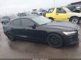 Volvo S60 T6 R-Design 7JRA22TM5KG013637 photo
