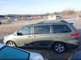 Toyota Sienna Le V6 5TDKK3DC3BS105270 снимка
