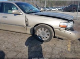 Lincoln Town Car Signature Limited 1LNHM82W05Y660499 fotografie