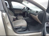 Volkswagen Jetta 2.0L S 3VW2K7AJ8EM325659 снимка