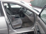 Toyota Camry Le 4T1BE32K05U527266 photo