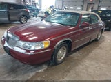 Lincoln Town Car Signature 1LNHM82W7XY661877 fotografie