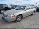 Lincoln Town Car Signature Limited 2LNHM82V28X634207 photo