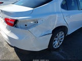 Toyota Camry Le 4T1B11HK1JU598011 photo