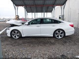 Honda Accord Touring 2.0T 1HGCV2F99JA005811 fotografie