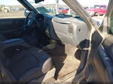 Chevrolet Blazer Ls 1GNDT13X23K117733 снимка