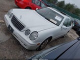 Mercedes-Benz E 320 WDBJF65J7YB121100 снимка