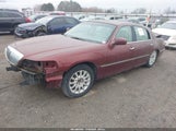 Lincoln Town Car Executive 1LNHM81W43Y700856 снимка