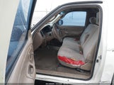 Toyota Tundra Base (A4) 5TBJN32102S270402 снимка