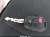 Toyota Rav4 Le JTMBFREV7HJ169910 снимка